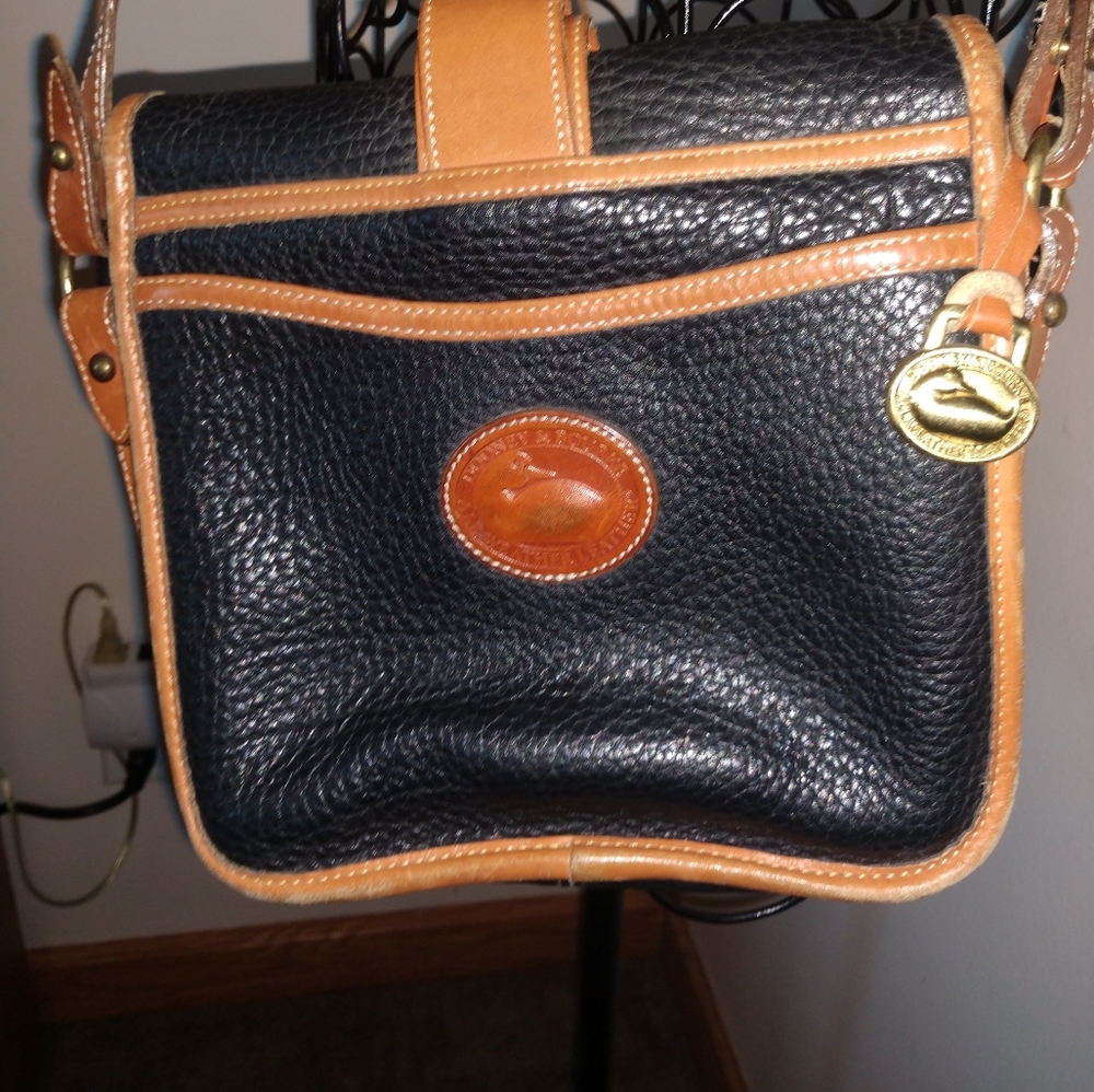 Dooney & Bourke purse